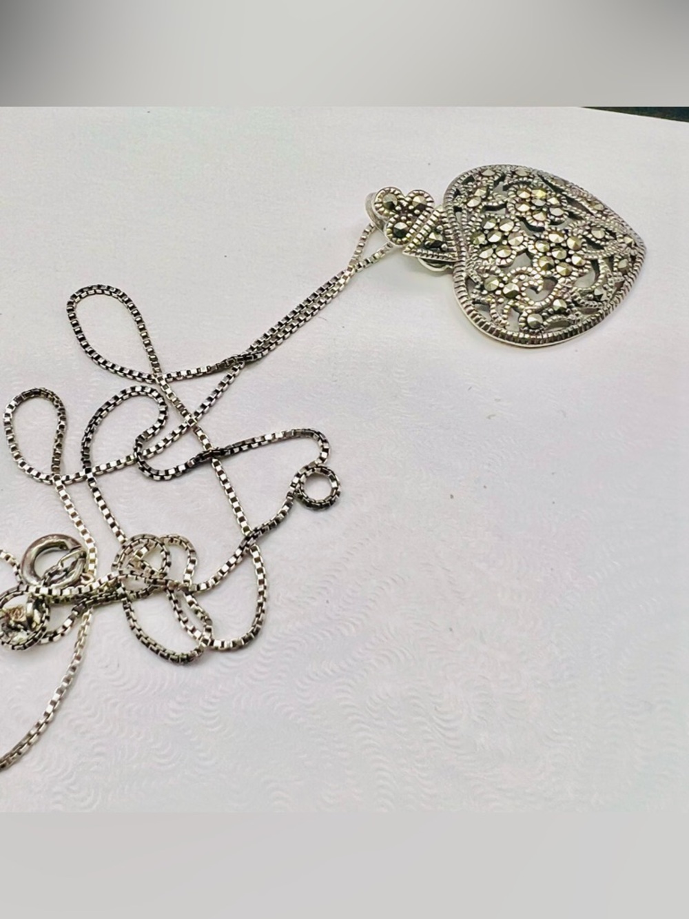 Vintage SS 925A Thailand Sterling Filigree  Marcasite Pendant on 18” Chain. EUC - Picture 2 of 4